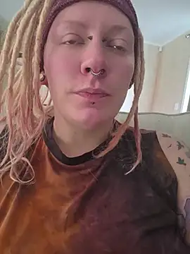 Snapshot of PinkTheHawk chatting on 16, 6, 2026 PinkTheHawk online show from 16, 6, 2026
