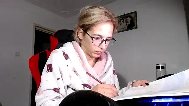 SexxyLety online show from 25, 9, 2025