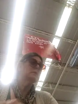 Snapshot of emma_tour chatting on 3, 12, 2024 emma tour online show from 3, 12, 2024