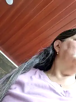 Snapshot of emma_tour chatting on 4, 1, 2025 emma tour online show from 4, 1, 2025