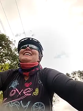 Snapshot of emma_tour chatting on 1, 10, 2025 emma tour online show from 1, 10, 2025