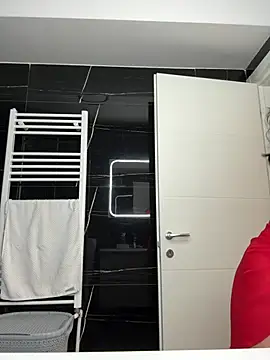 Rileysim88 online show from 1, 3, 2025