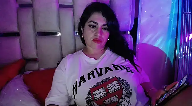 chelaqueen  online show from 15, 3, 2025