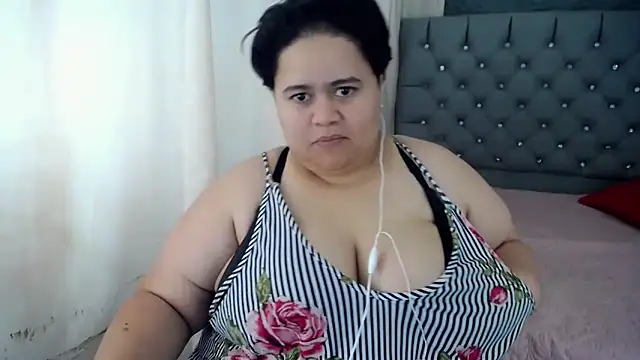 Snapshot of hotlesby4uxxx chatting on 12, 12, 2024 hotlesby4uxxx online show from 12, 12, 2024