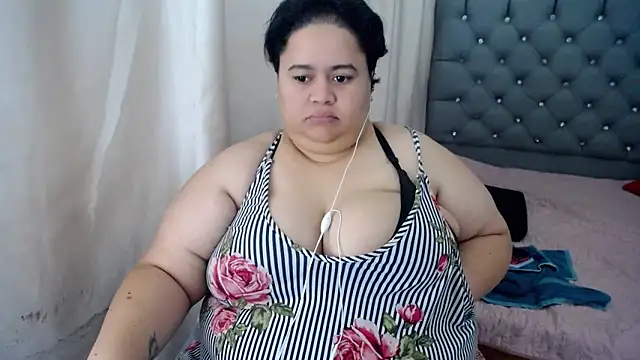 Snapshot of hotlesby4uxxx chatting on 12, 12, 2024 hotlesby4uxxx online show from 12, 12, 2024