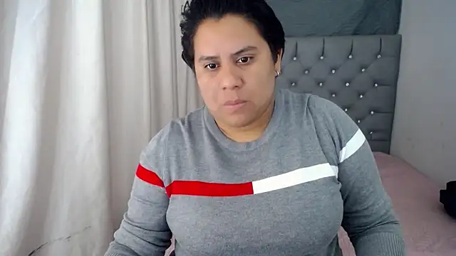 Snapshot of hotlesby4uxxx chatting on 26, 12, 2024 hotlesby4uxxx online show from 26, 12, 2024