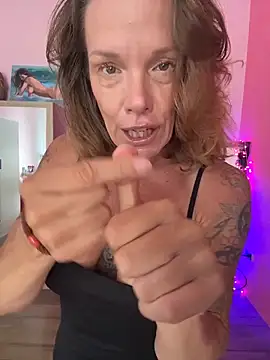 mommyselenafit  online show from 1, 4, 2026