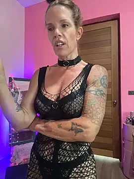 Snapshot of mommyselenafit_ chatting on 30, 5, 2026 mommyselenafit online show from 30, 5, 2026