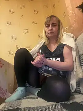 Irina2909xh online show from 4, 2, 2025
