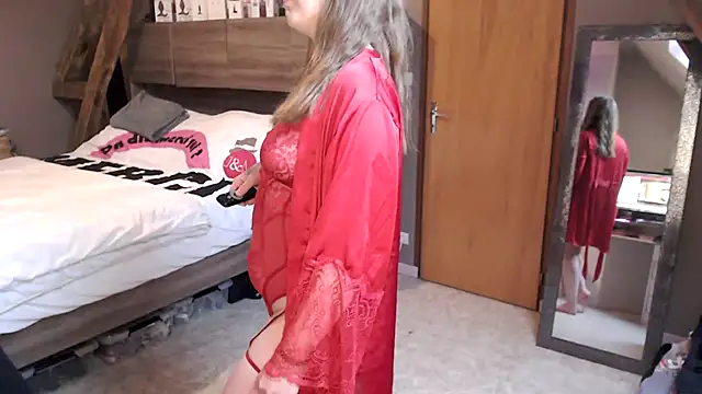 Snapshot of MissGirly chatting on 16, 12, 2024 MissGirly online show from 16, 12, 2024