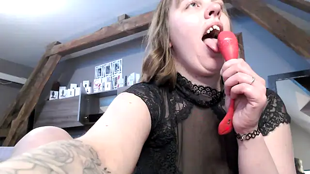 Snapshot of MissGirly chatting on 21, 2, 2025 MissGirly online show from 21, 2, 2025