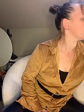 Snapshot of MissGirly chatting on 30, 9, 2025 MissGirly online show from 30, 9, 2025
