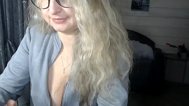 RubiLakros online show from 6, 11, 2025