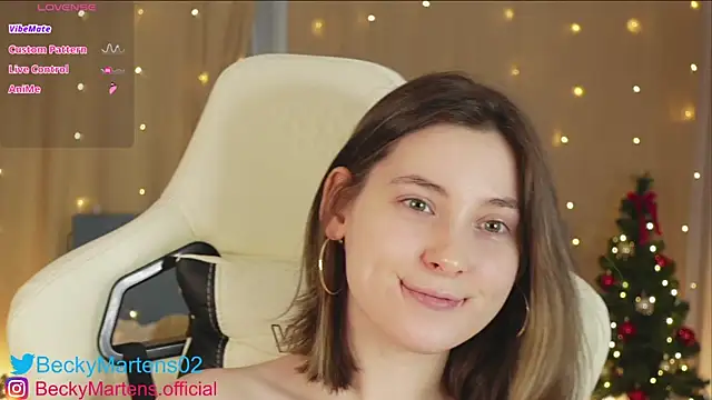 Snapshot of BeckyMartens chatting on 5, 1, 2025 BeckyMartens online show from 5, 1, 2025