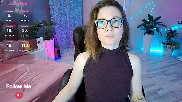 Snapshot of AngelaWhiti chatting on 2, 3, 2025 AngelaWhiti online show from 2, 3, 2025