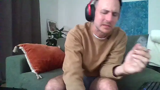 verylargecock online show from 22, 9, 2025