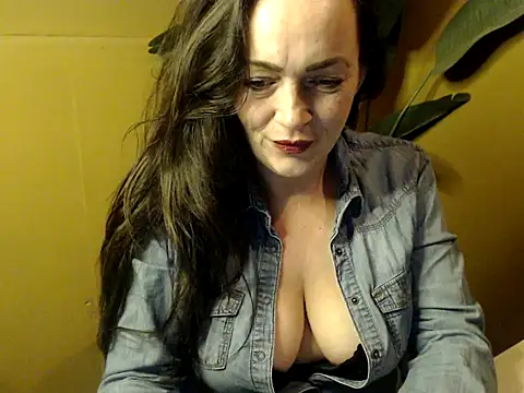 Snapshot of cloe85nl chatting on 18, 12, 2024 cloe85nl online show from 18, 12, 2024