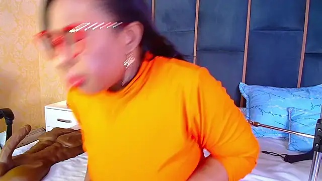 CaseyMoon online show from 29, 11, 2025