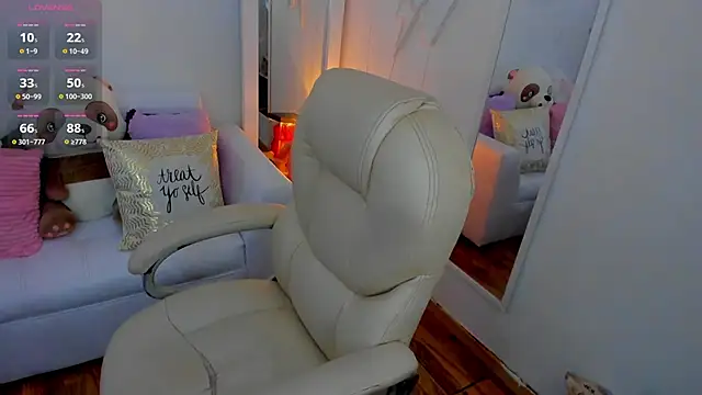 Snapshot of zobe_love chatting on 28, 1, 2025 zobe love online show from 28, 1, 2025