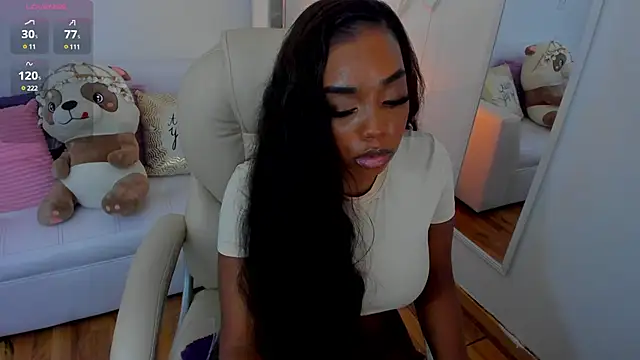 Snapshot of zobe_love chatting on 12, 2, 2025 zobe love online show from 12, 2, 2025