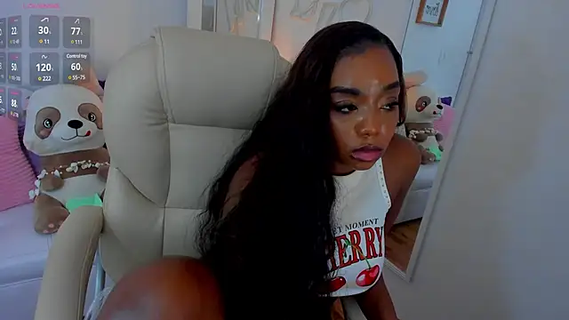 Snapshot of zobe_love chatting on 27, 2, 2025 zobe love online show from 27, 2, 2025