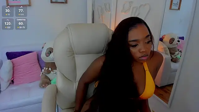 Snapshot of zobe_love chatting on 8, 3, 2025 zobe love online show from 8, 3, 2025