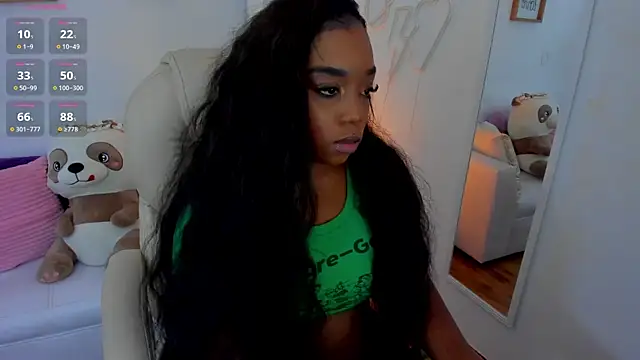 Snapshot of zobe_love chatting on 11, 3, 2025 zobe love online show from 11, 3, 2025