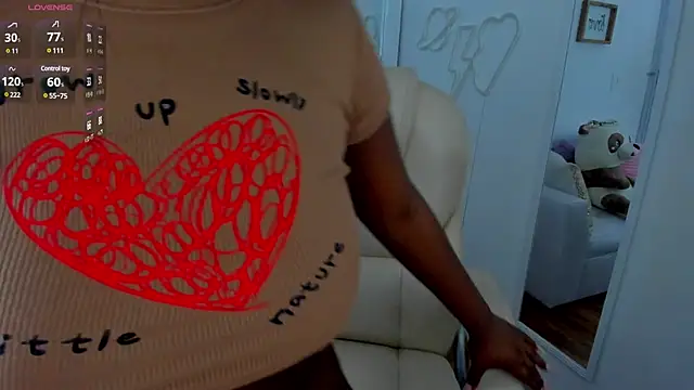 Snapshot of zobe_love chatting on 12, 3, 2025 zobe love online show from 12, 3, 2025