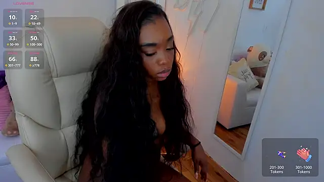 Snapshot of zobe_love chatting on 15, 3, 2025 zobe love online show from 15, 3, 2025