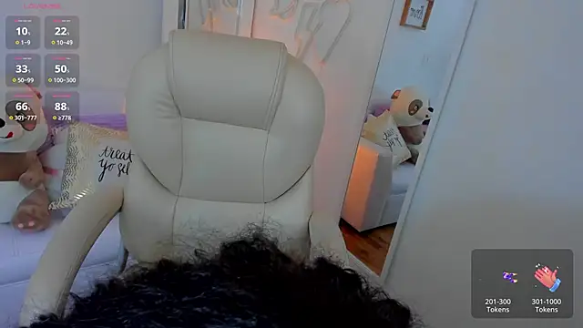 Snapshot of zobe_love chatting on 17, 3, 2025 zobe love online show from 17, 3, 2025