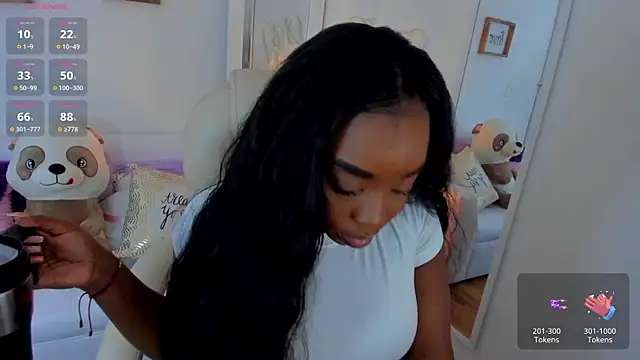 Snapshot of zobe_love chatting on 18, 3, 2025 zobe love online show from 18, 3, 2025