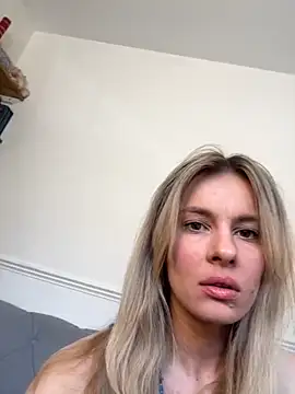 Snapshot of DollyDripp chatting on 1, 5, 2026 DollyDripp online show from 1, 5, 2026
