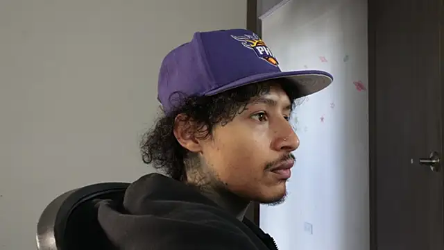 trieone online show from 20, 4, 2026