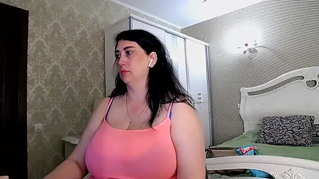Snapshot of Evelyn_Shy chatting on 11, 5, 2026 Evelyn Shy online show from 11, 5, 2026