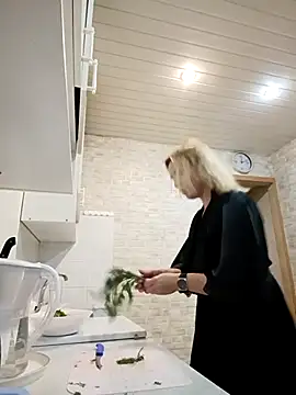 Mika Passion online show from 2, 11, 2025