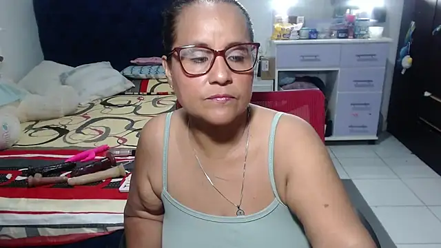 Snapshot of pervert_mommy_ chatting on 29, 4, 2026 pervert mommy online show from 29, 4, 2026