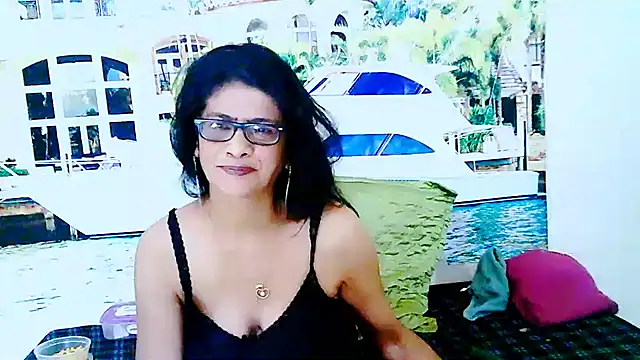 Snapshot of IndianAllure chatting on 15, 1, 2025 IndianAllure online show from 15, 1, 2025