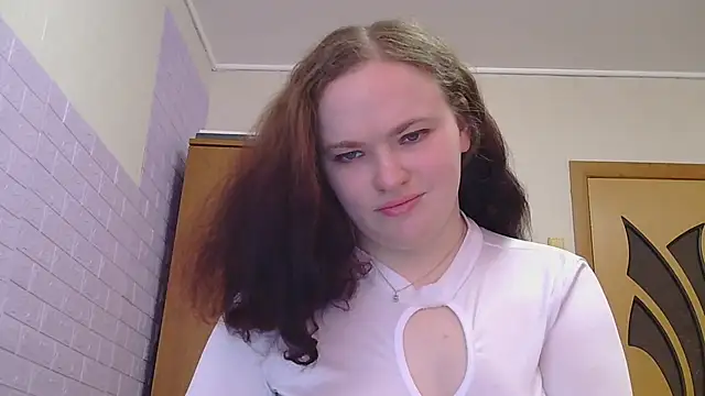 Snapshot of AliceForLoveOh chatting on 22, 4, 2026 AliceForLoveOh online show from 22, 4, 2026