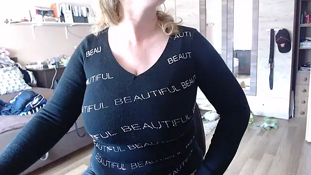 Snapshot of Elza01 chatting on 8, 4, 2026 Elza01 online show from 8, 4, 2026