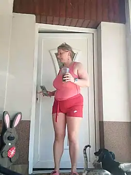 Snapshot of Elza01 chatting on 9, 5, 2026 Elza01 online show from 9, 5, 2026