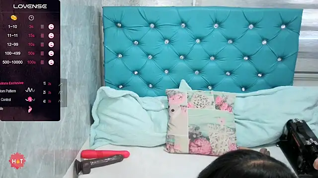 MAARYMOON online show from 19, 1, 2025