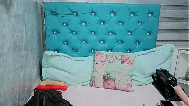 MAARYMOON online show from 21, 2, 2025