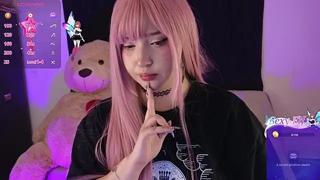 KuroChan420 online show from 12, 12, 2024