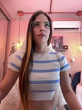 Snapshot of Zoe_Bae chatting on 12, 12, 2024 Zoe Bae online show from 12, 12, 2024