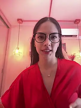 Snapshot of Zoe_Bae chatting on 4, 3, 2025 Zoe Bae online show from 4, 3, 2025