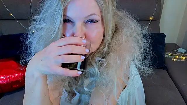 Abby Moore  online show from 26, 2, 2026