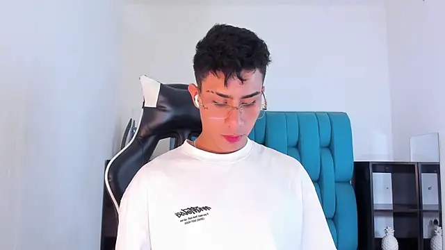 AlanNaughty online show from 18, 2, 2025