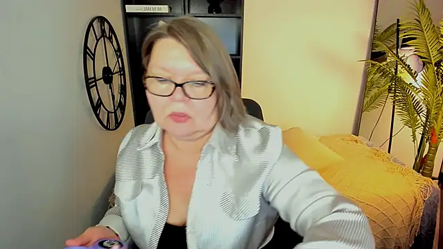 Snapshot of Shannonshine chatting on 22, 4, 2026 Shannonshine online show from 22, 4, 2026