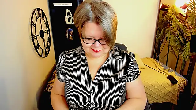 Snapshot of Shannonshine chatting on 2, 5, 2026 Shannonshine online show from 2, 5, 2026