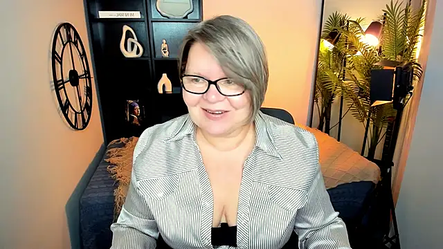 Snapshot of Shannonshine chatting on 1, 6, 2026 Shannonshine online show from 1, 6, 2026